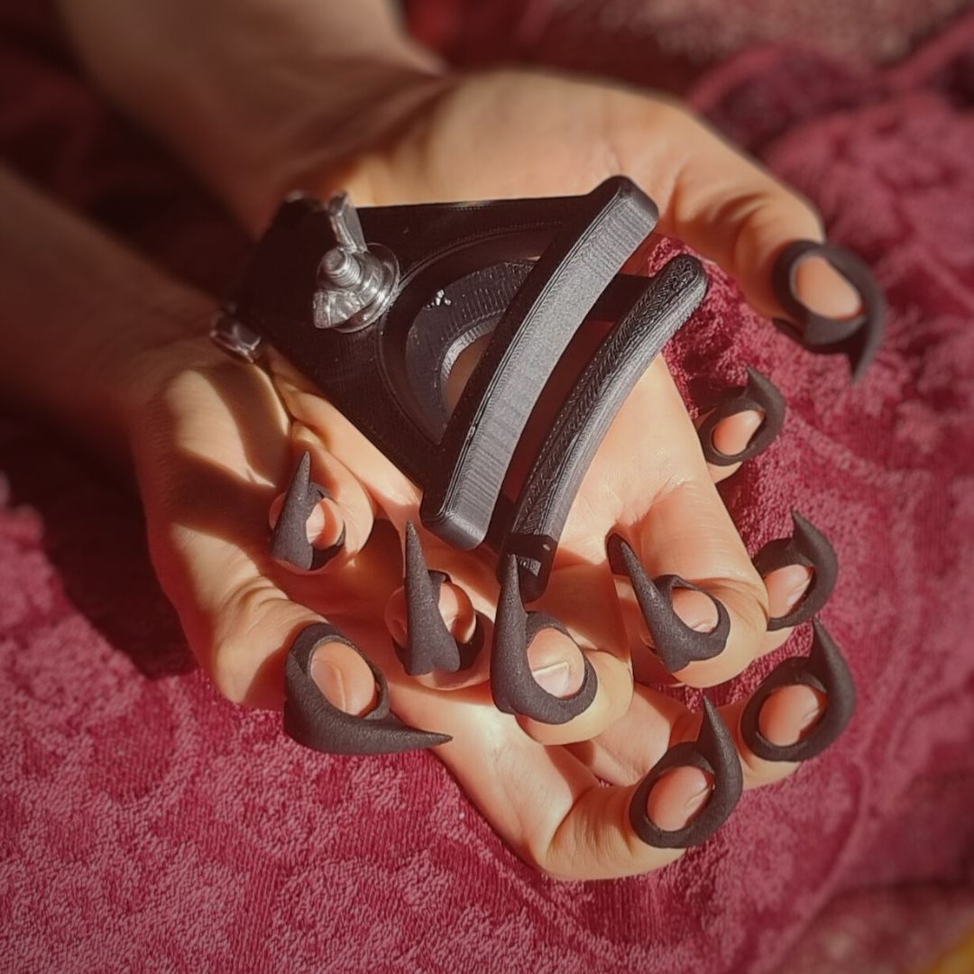 BLACK BUNDLE:  2x sets Black Kitten Claws, 1x Black L Clamp & 1x Black Velvet Bag FREE SHIPPING